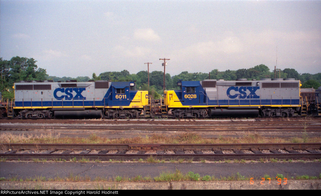 CSX 6011 & 6028